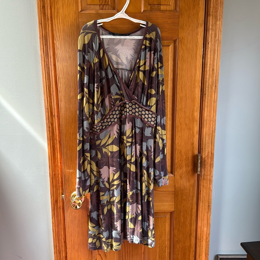 Boden Women dress labeled 12 R (US 8 ?) Rayon Spandex long sleeve
